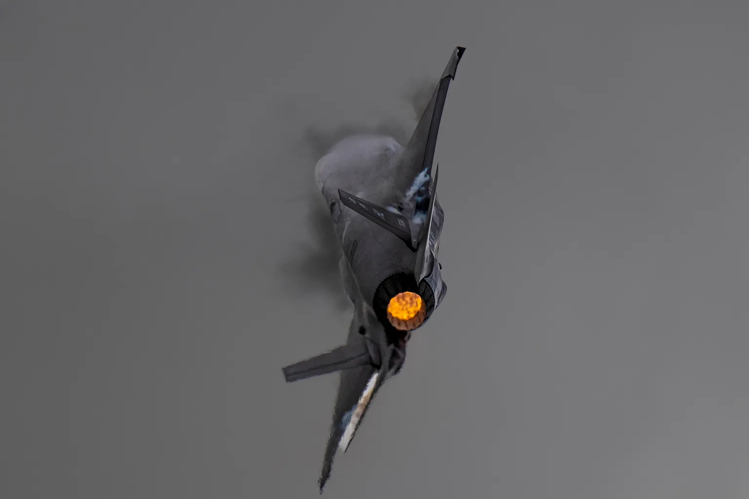F-35’s Near Miss Over Yemen Raises Questions About U.S. Strategy and Stealth Jet’s Role