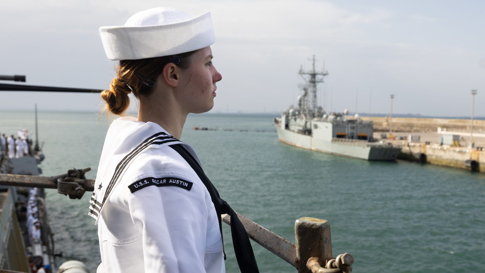 USS Oscar Austin Crew Honored for Heroism in Red Sea Deployment