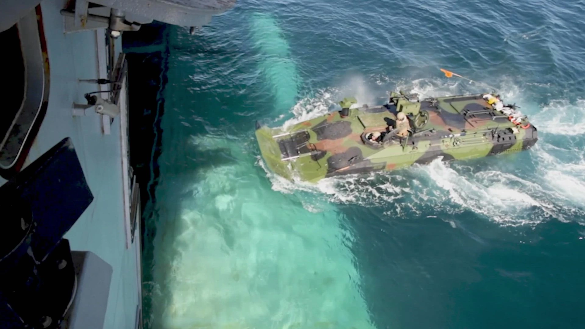US Marines Conduct Historic Amphibious Landings in Australia with Allies and Advanced Vehicles