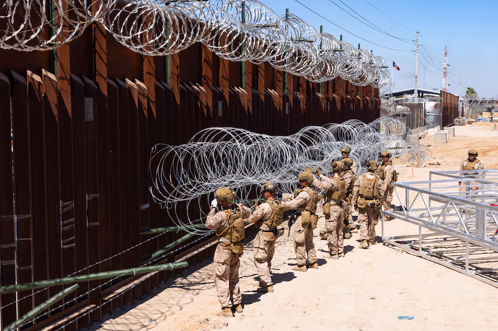 Hundreds of Marines and Sailors Fortify the US-Mexico Border Wall in Arizona