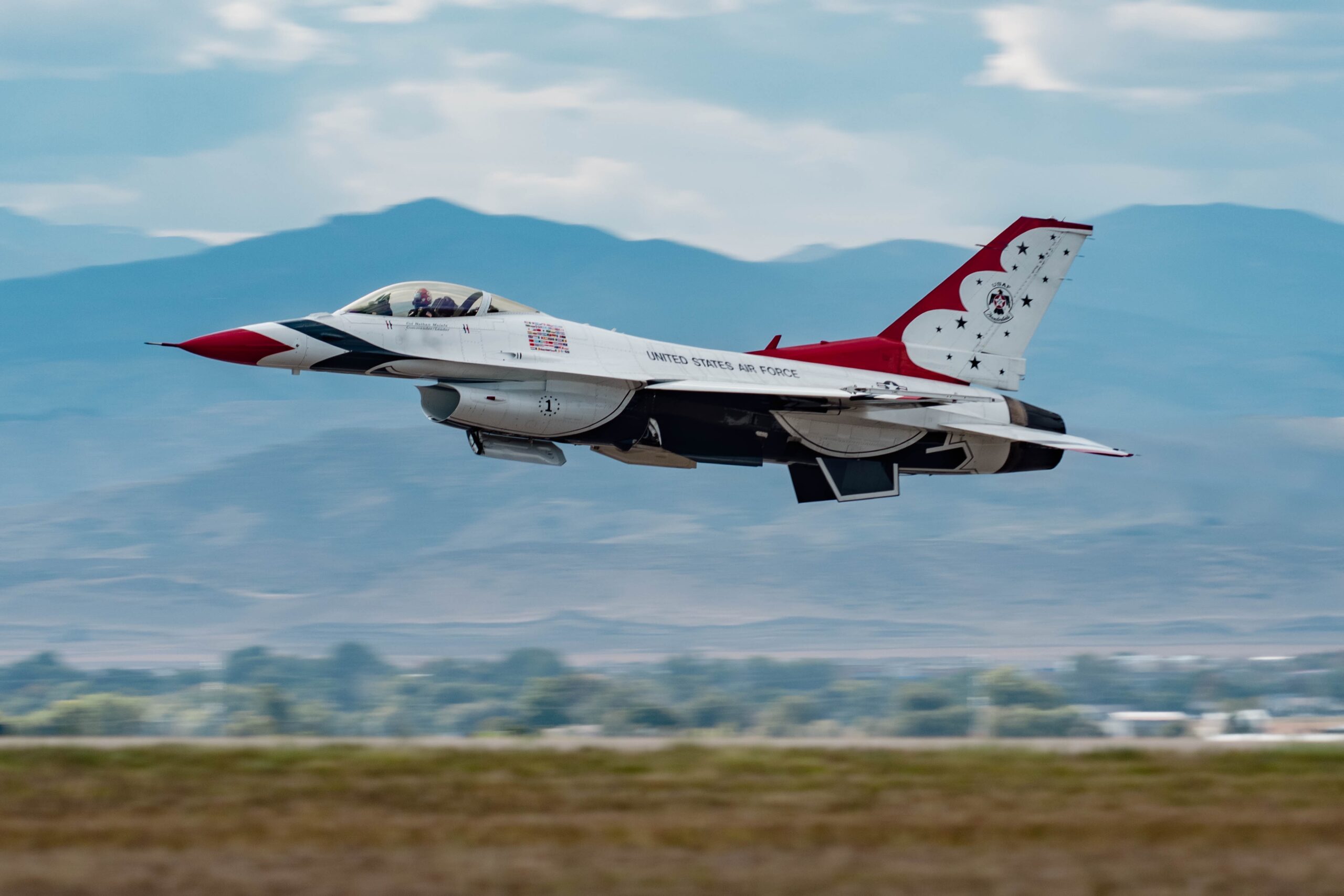 Thunderbirds Pilot Ejects Safely as F-16 Crashes During California Training Mission [WATCH]