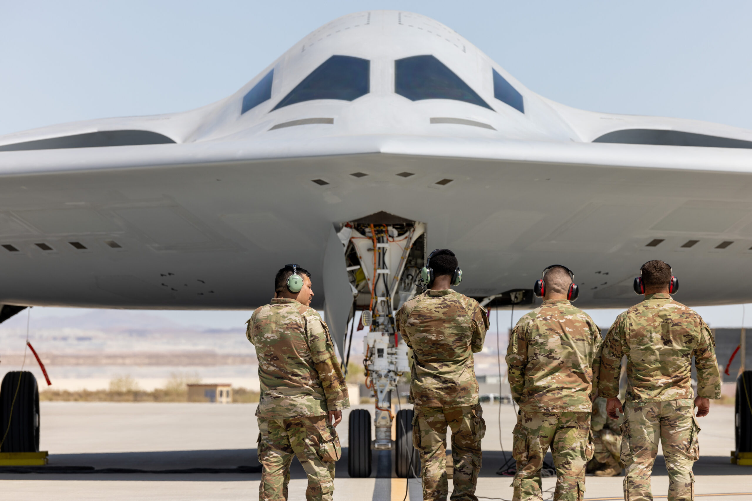 Pentagon Urged to Arm Air Force With 500 Sixth-Generation Fighters and Bombers to Counter China