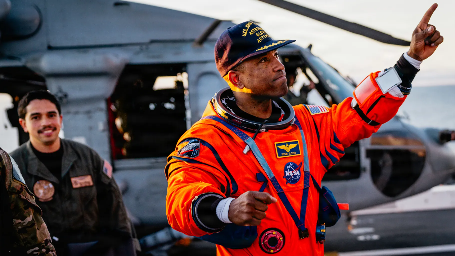 Photographer Captures Golden Hour Return of Artemis II Crew [PHOTOS]