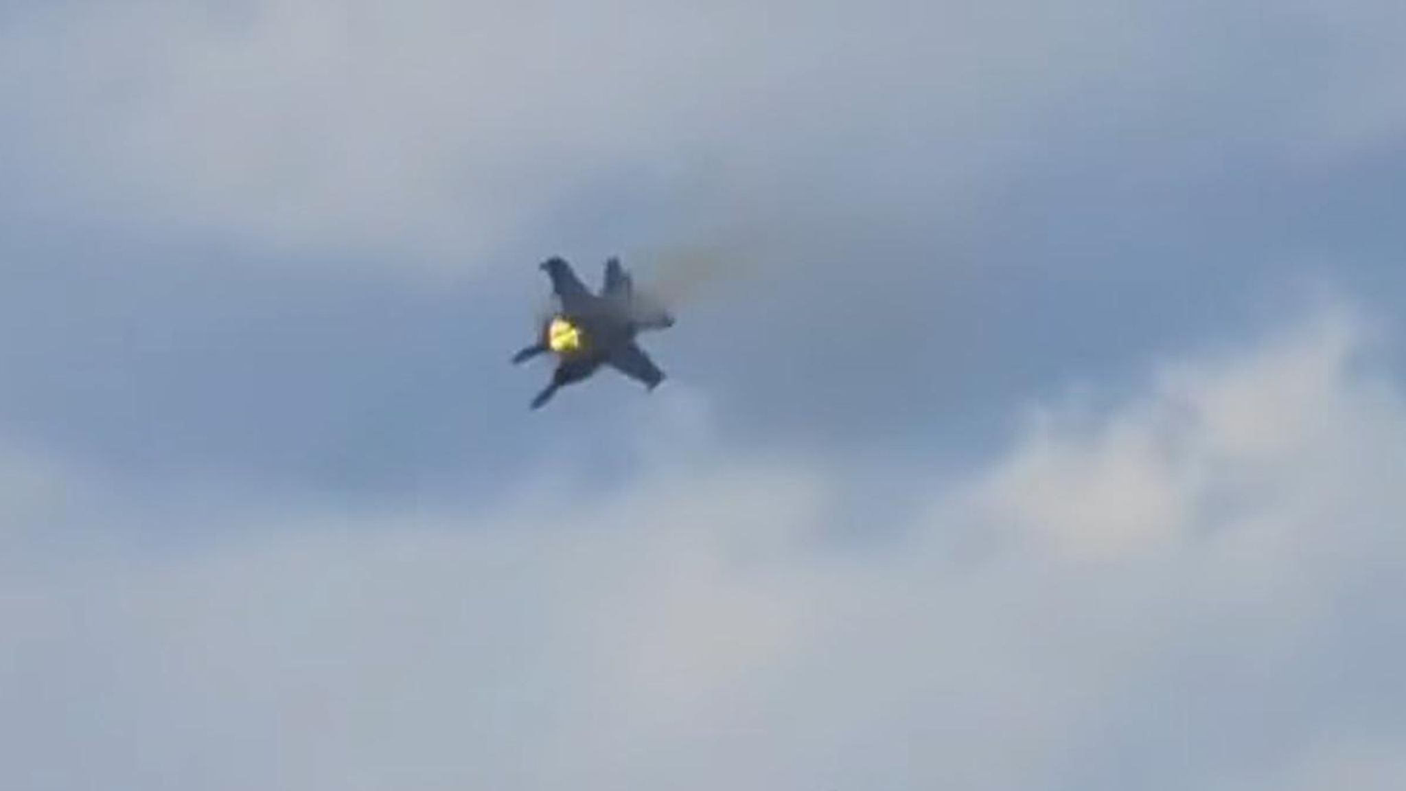 Navy Aviators Cheat Death After Two Growlers Collide at Idaho Air Show