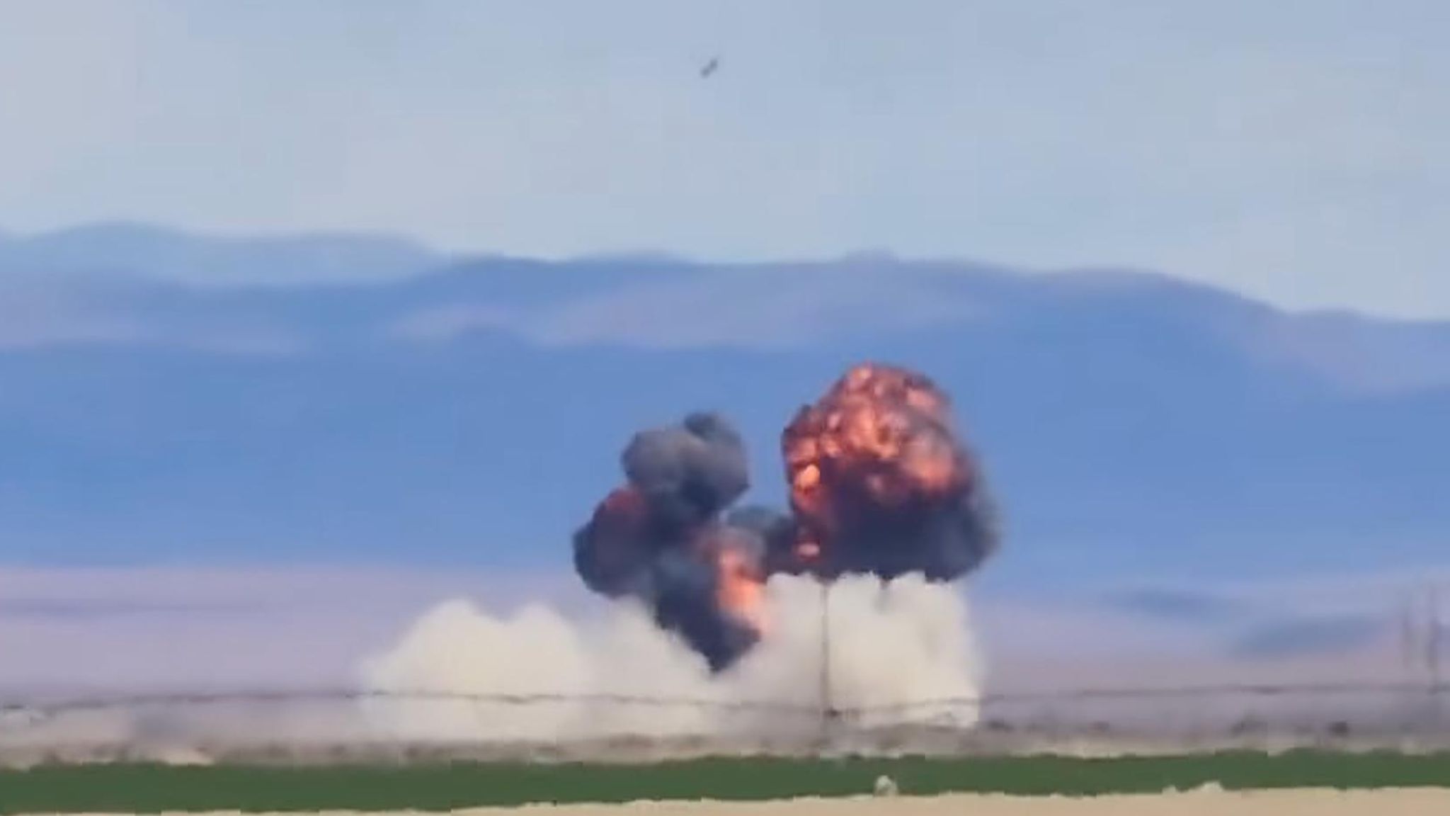 Navy Aviators Cheat Death After Two Growlers Collide at Idaho Air Show