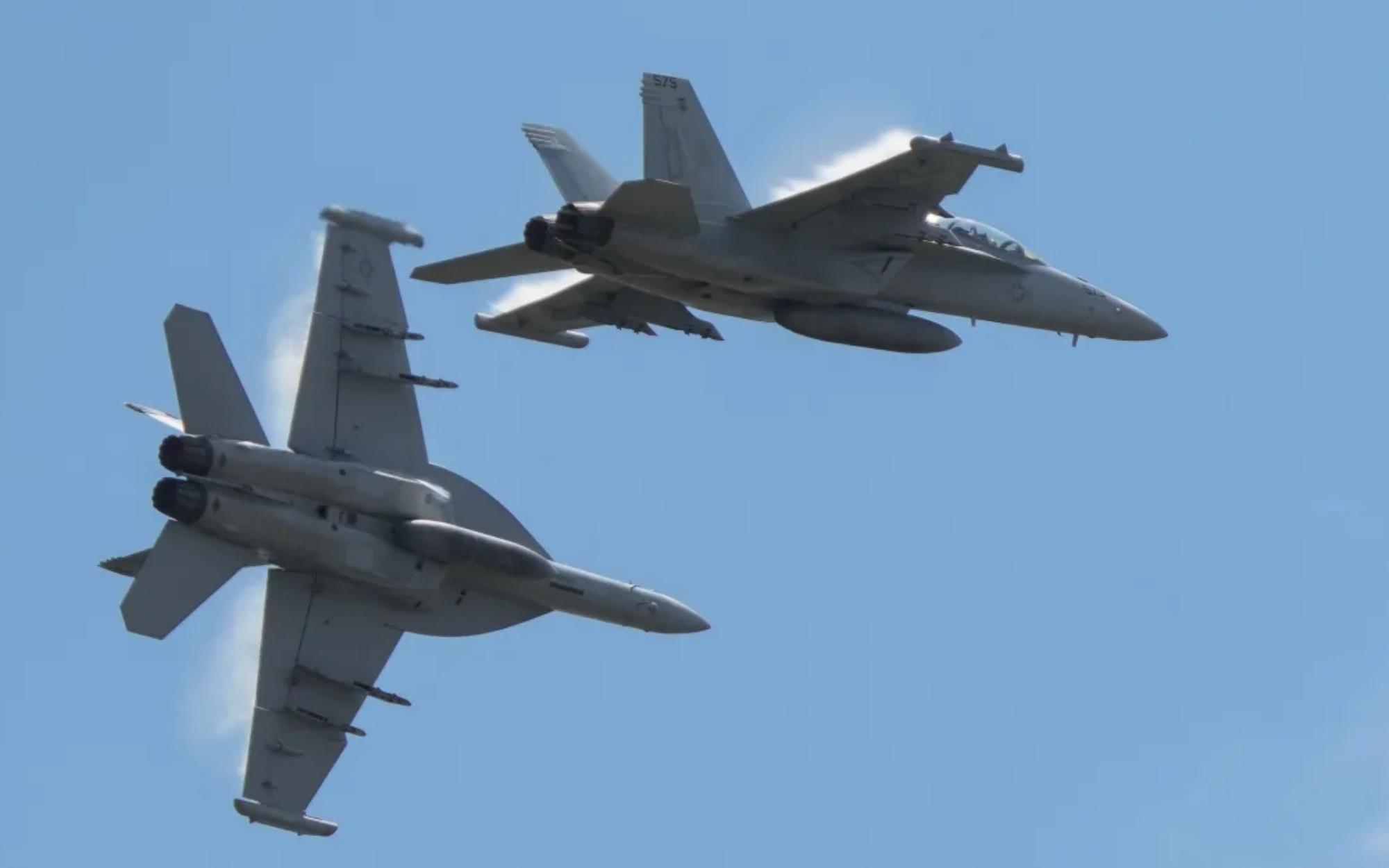Miracle in the Sky: Navy Growler Crews Cheat Death After Midair Collision Over Idaho Airshow