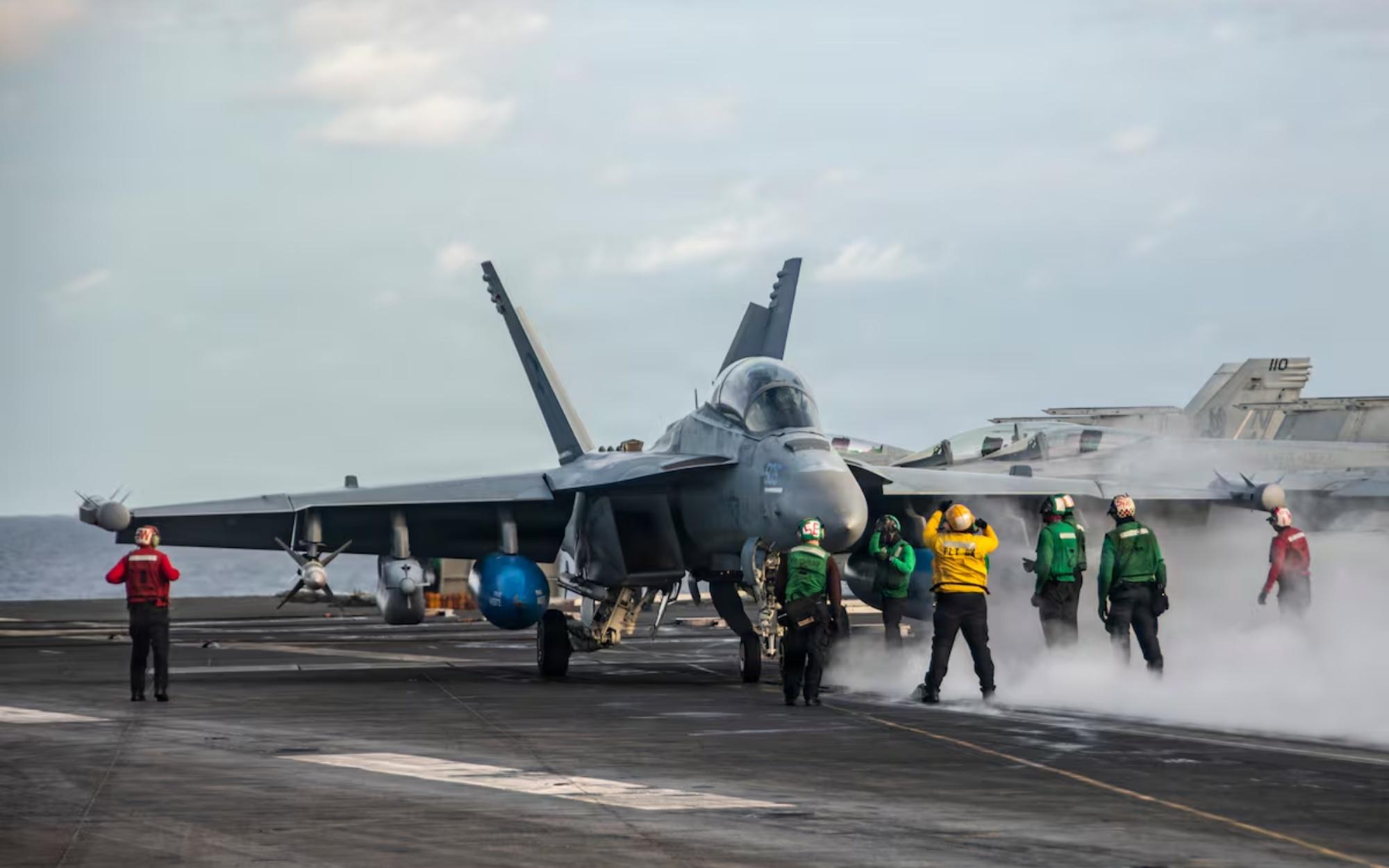 Navy Reserve Aviators Can Land Up to k a Year in Retention Bonuses