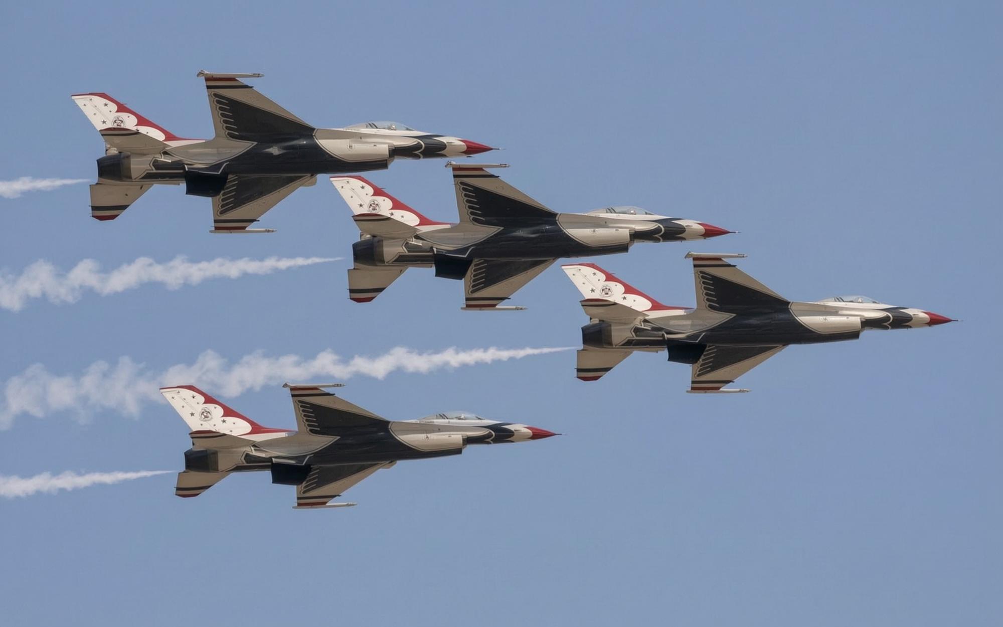 Sky Thunder Over Washington: 9-Hour Military Airshow to Light Up the 4th Sky Thunder Over Washington: 9-Hour Military Airshow to Light Up the 4th