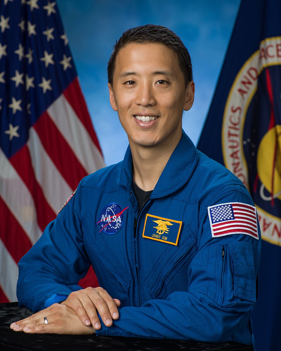 Jonny Kim Leaves NASA for His Next Naval Aviation Mission
