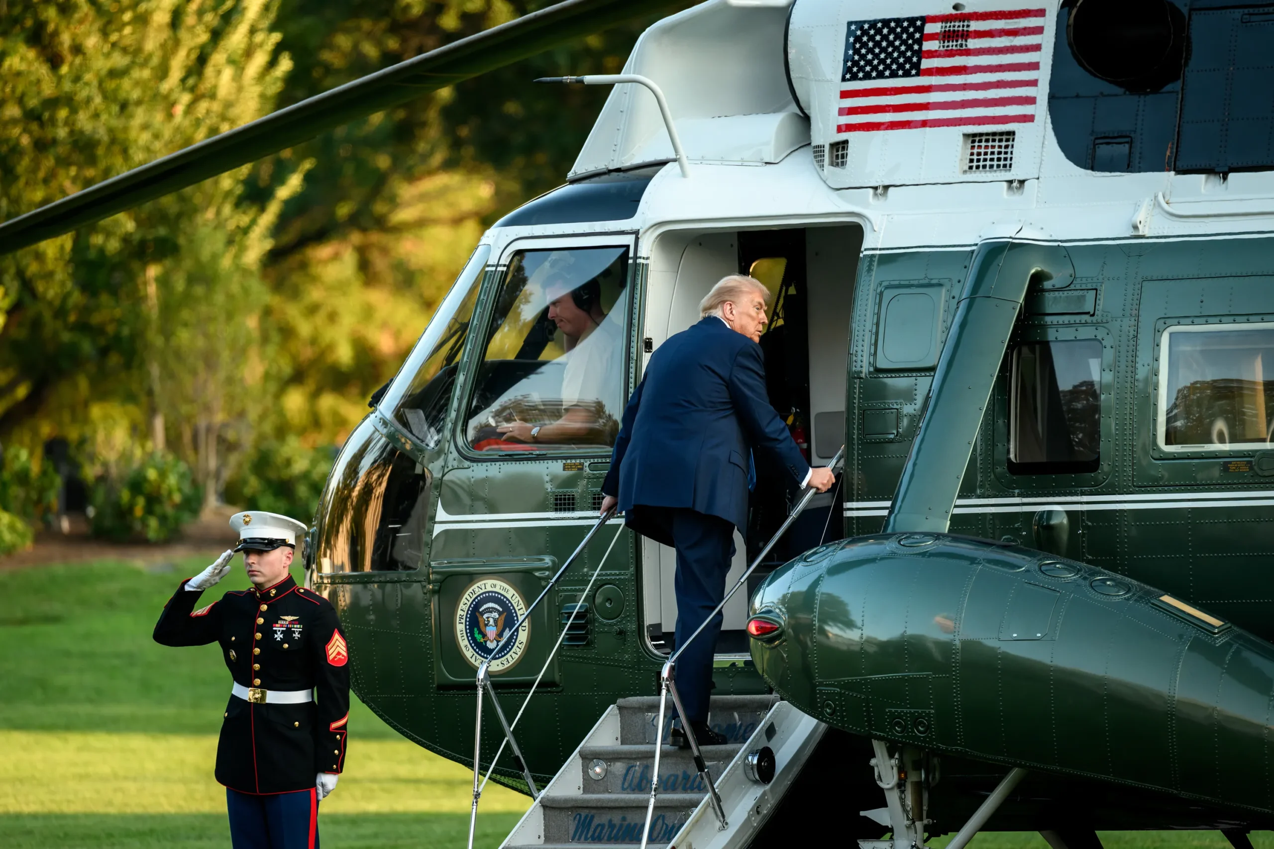 Marine One Crew Failed to Reach Controllers Before Alarming Safety Incident, NTSB Says