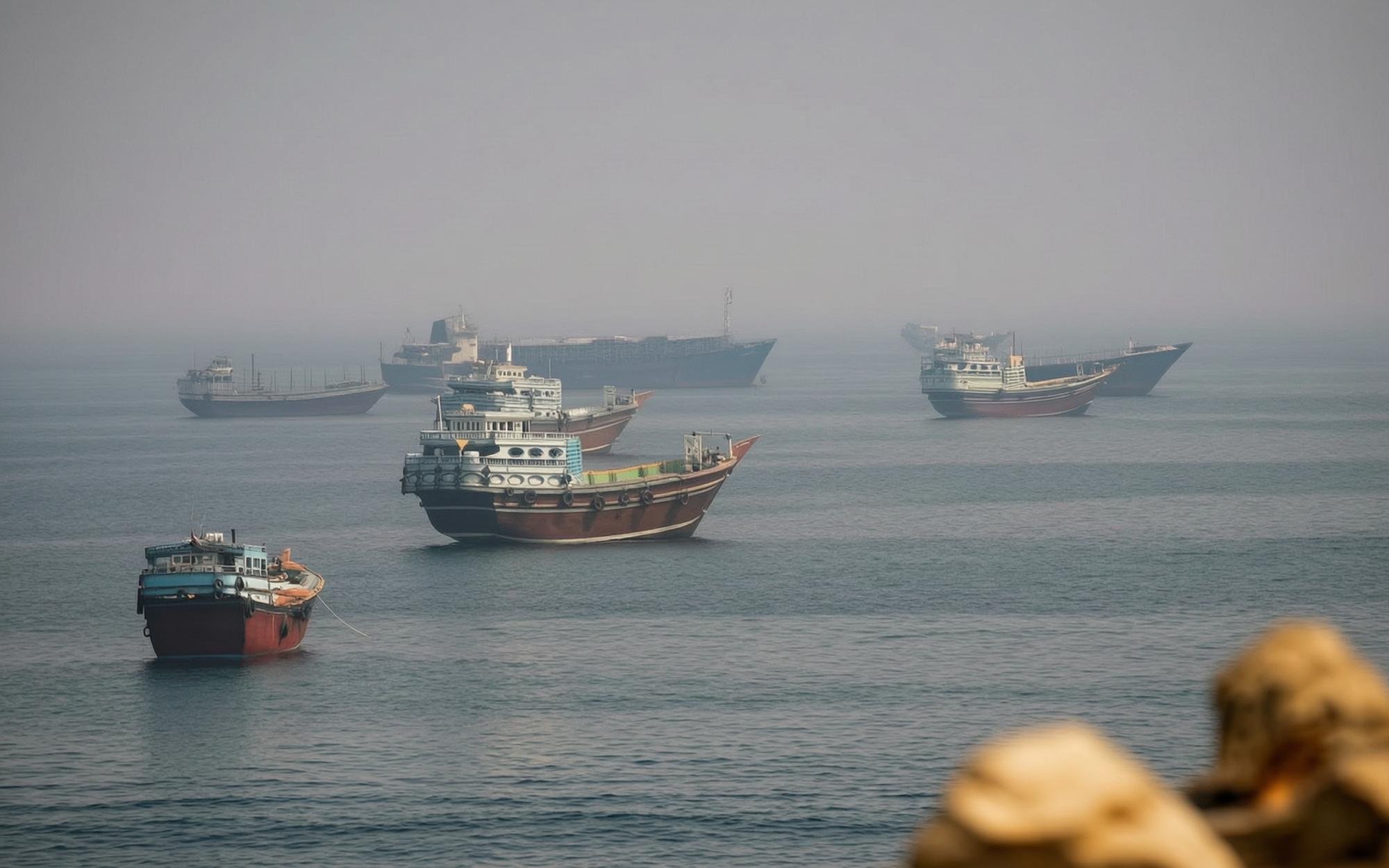 U.S. Unleashes Fresh Barrage on Iranian Targets Around Strait of Hormuz