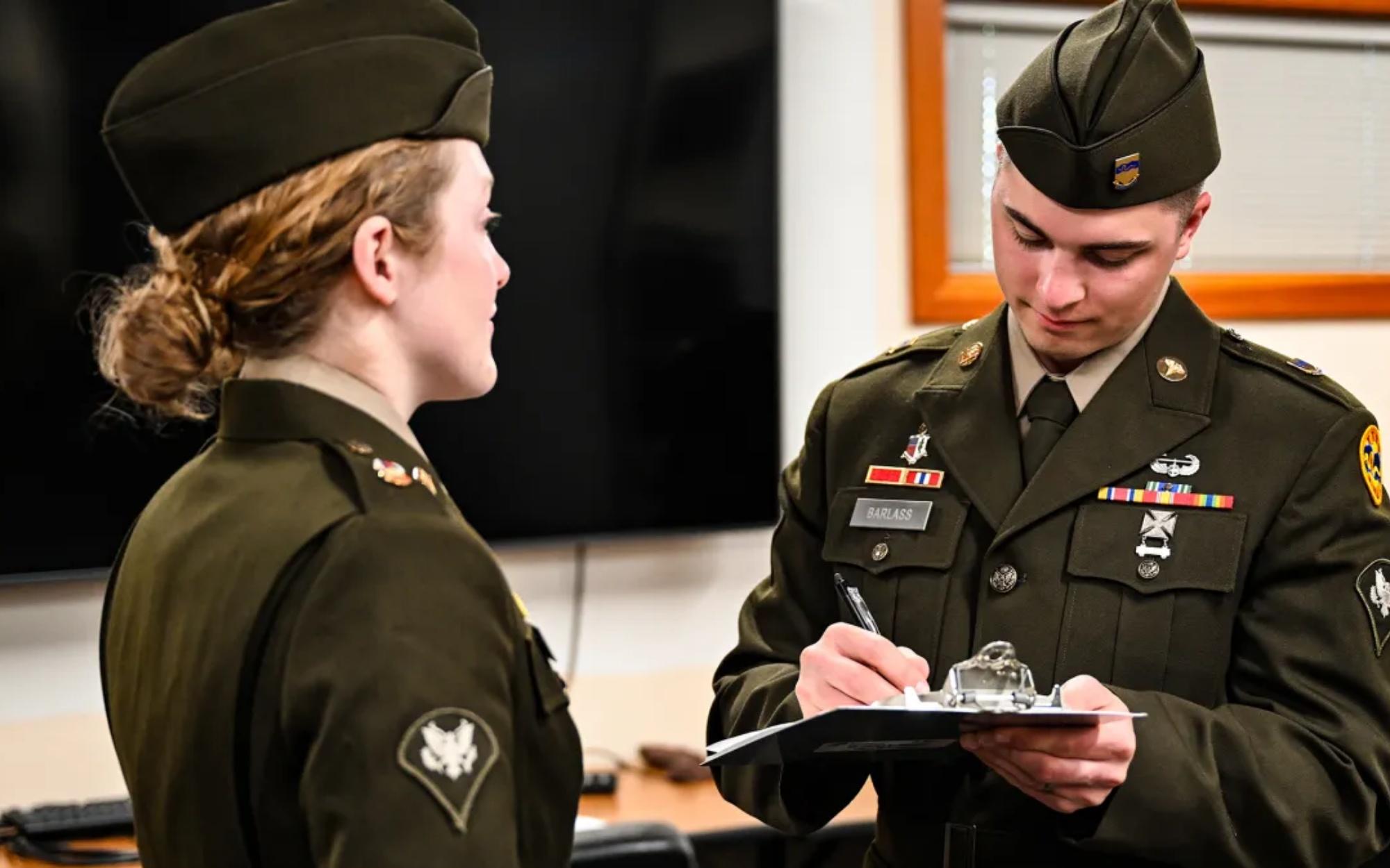 Army Eyes Major Uniform Shake Up with Baseball Caps and Collar Rank Army Eyes Major Uniform Shake Up with Baseball Caps and Collar Rank
