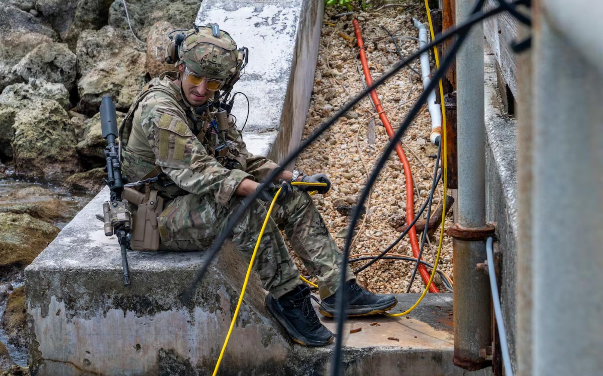 Navy Unleashes Up to 0,000 in Bonuses for Explosive Ordnance Disposal Officers Navy Unleashes Up to 0,000 in Bonuses for Explosive Ordnance Disposal Officers